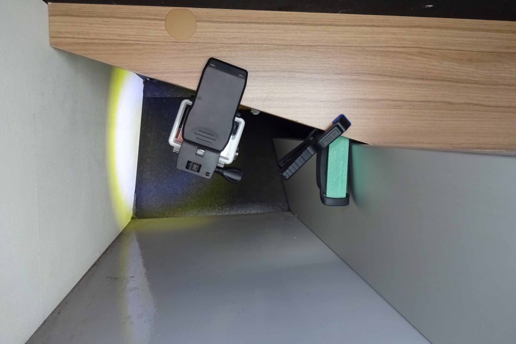 Knaus Wohnmobil - undichte Heckgarage - Kamerainstallation